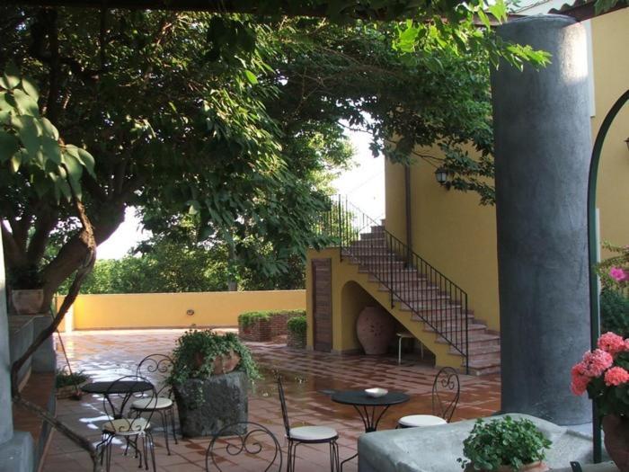 Villa La Terra Del Mezzo Riposto Exterior foto