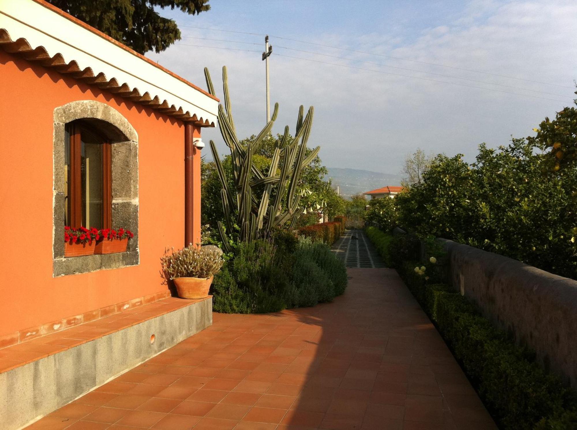 Villa La Terra Del Mezzo Riposto Exterior foto