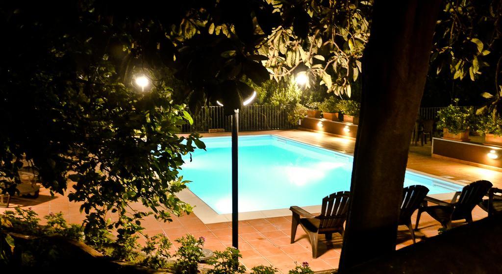 Villa La Terra Del Mezzo Riposto Exterior foto