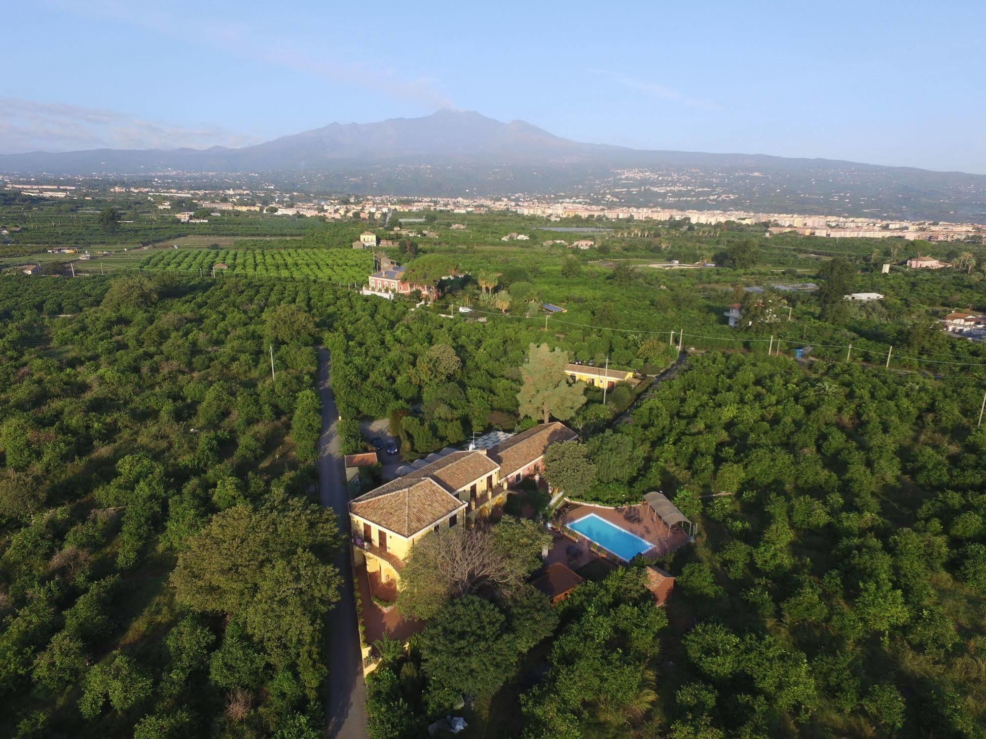 Villa La Terra Del Mezzo Riposto Exterior foto