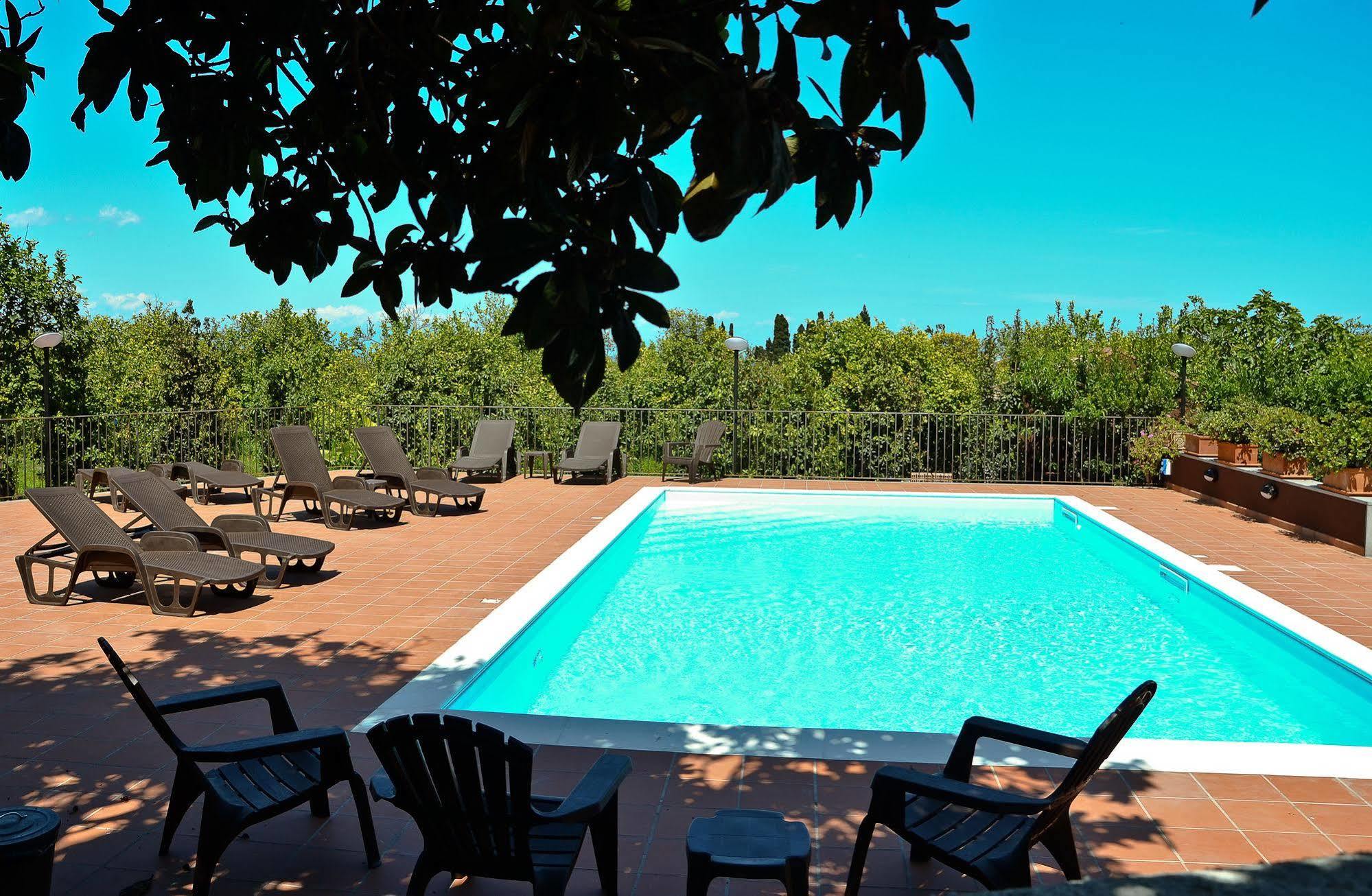 Villa La Terra Del Mezzo Riposto Exterior foto
