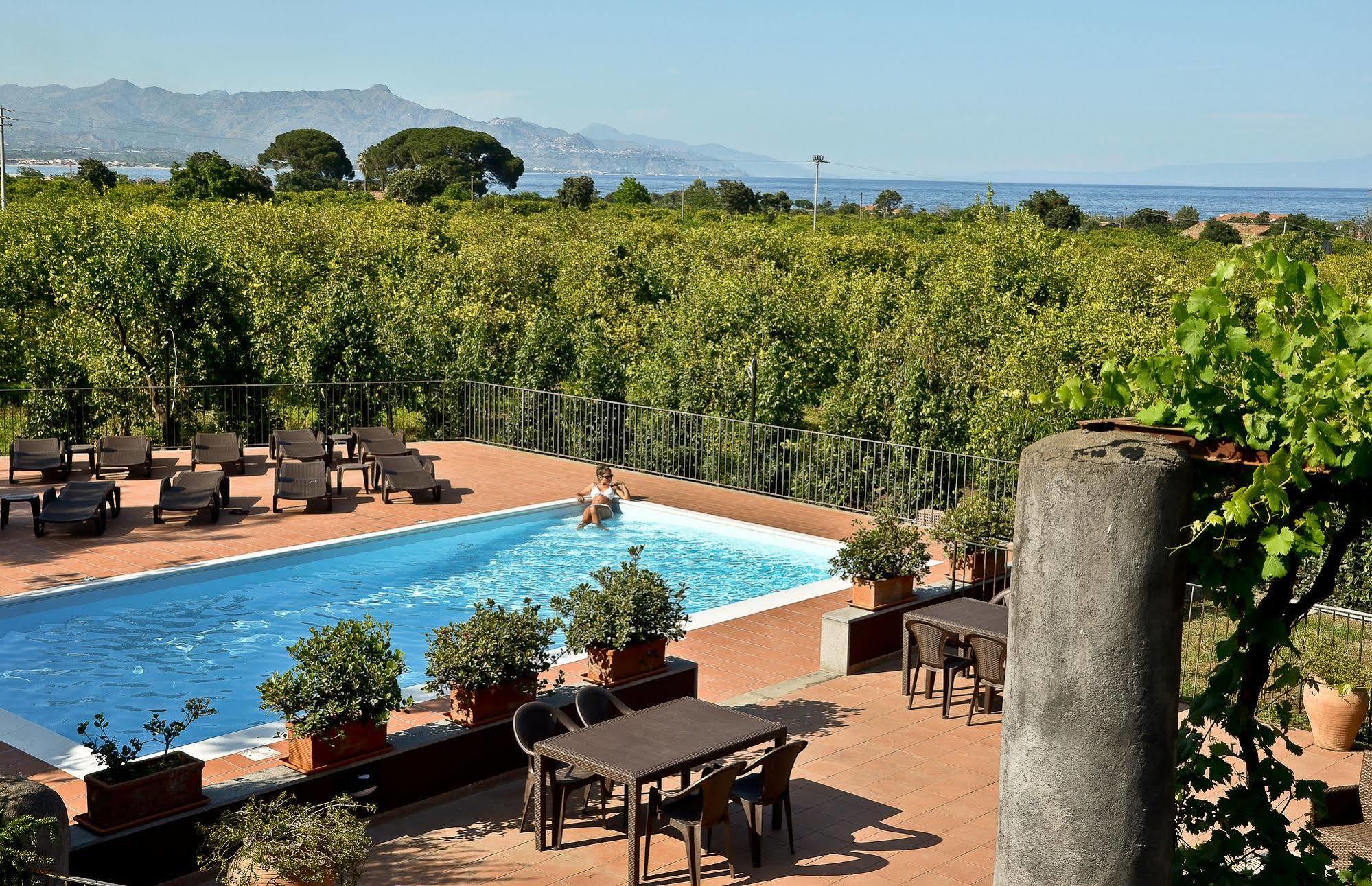 Villa La Terra Del Mezzo Riposto Exterior foto