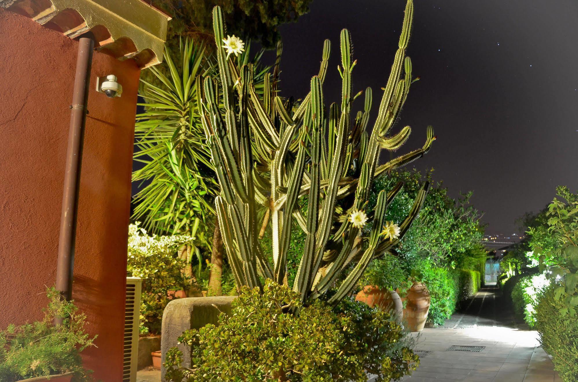 Villa La Terra Del Mezzo Riposto Exterior foto